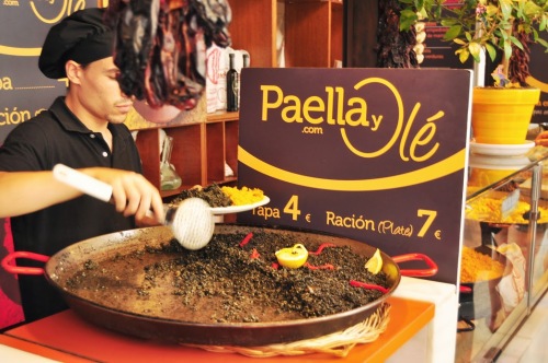 Mercado de San Miguel - paella cooked in octopus ink